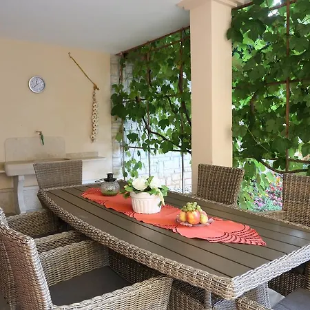 Apartment Max Vrsar