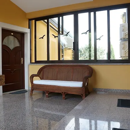 Apartment Max