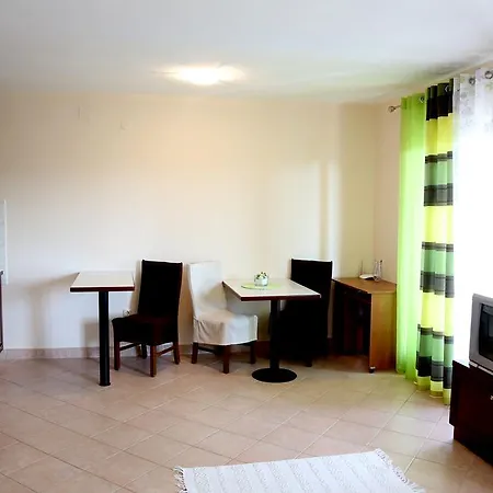 Apartment Max